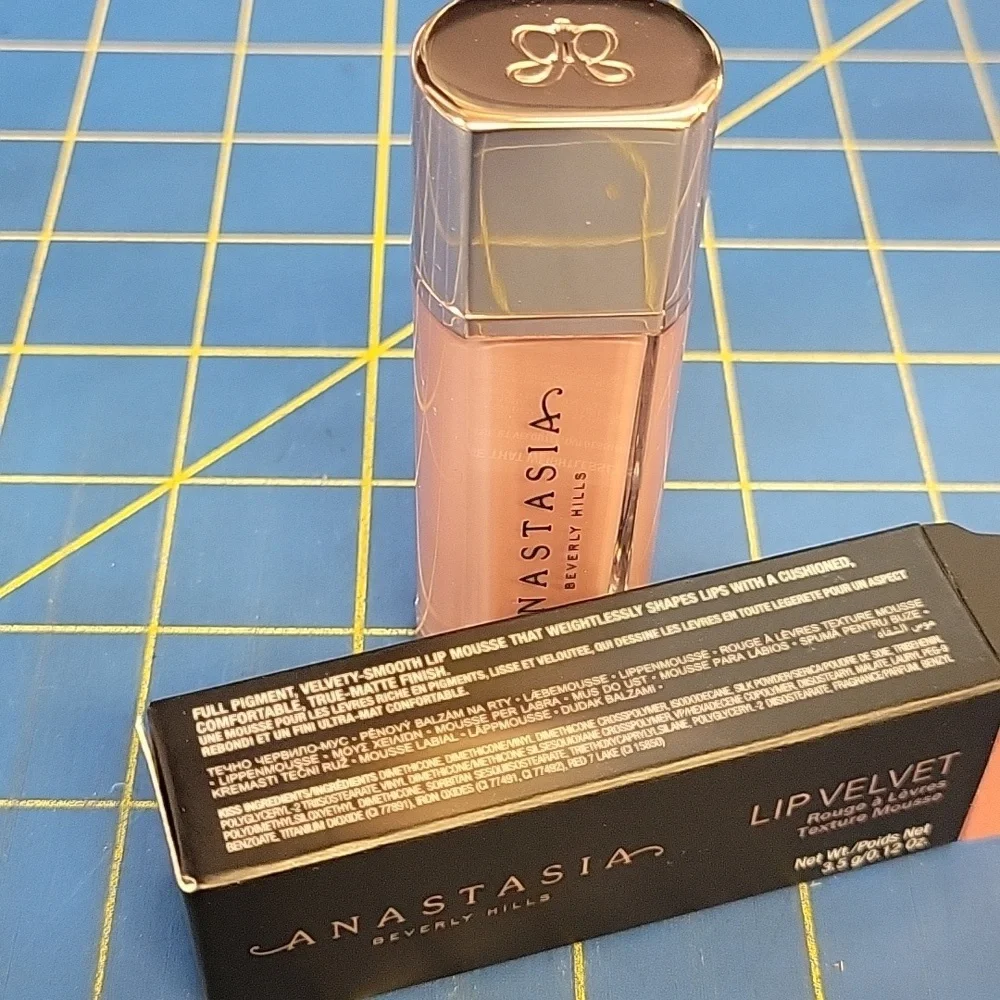 Anastasia Beverly Hills Lip Velvet - Kiss 3.5g New In Box